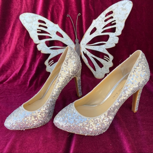 Silver Sequined Gianni Bini Stiletto Pumps Sz 8 - Picture 1 of 7